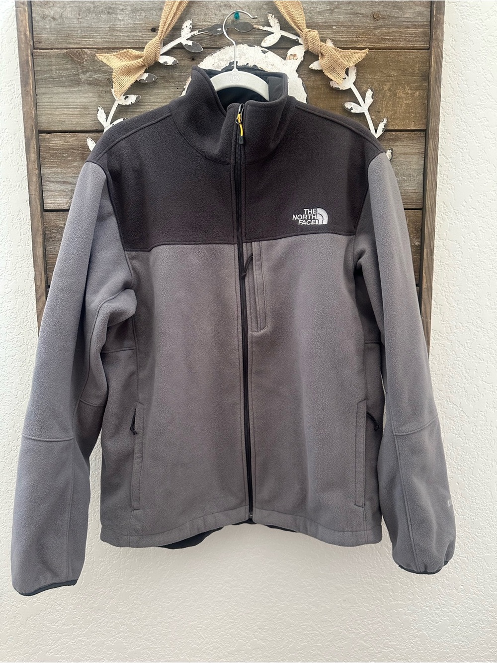 The north face windwall micro fleece color block men’s jacket size Large